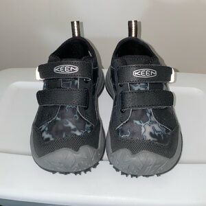 New! Keen Speed Hound Black Hiking Outdoor Sport Adventure Slip on No tie SZ 8